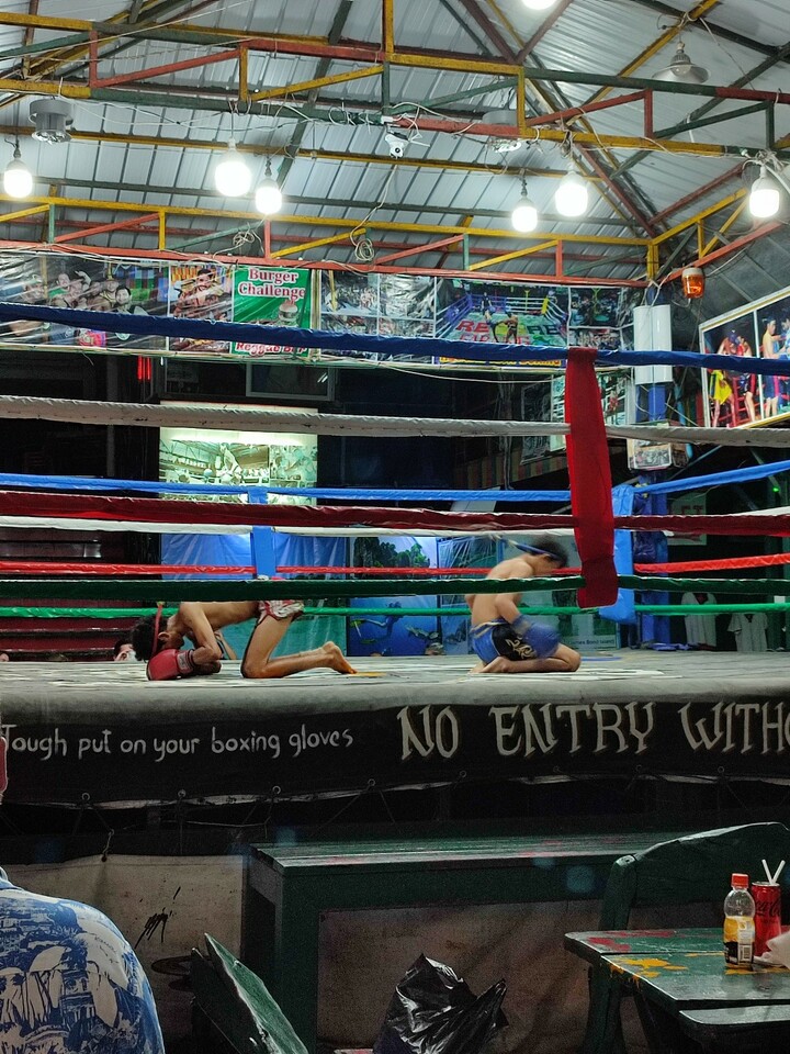 Thai boxing at the Reggae Boxing Bar, the Ultimate Guide to Phi Phi Don
